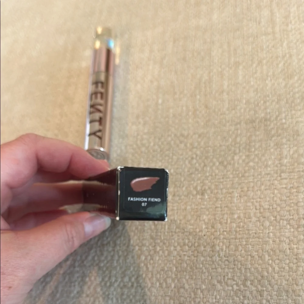 NWT Fenty Icon Velvet Liquid Lipstick in Fashion Fiend